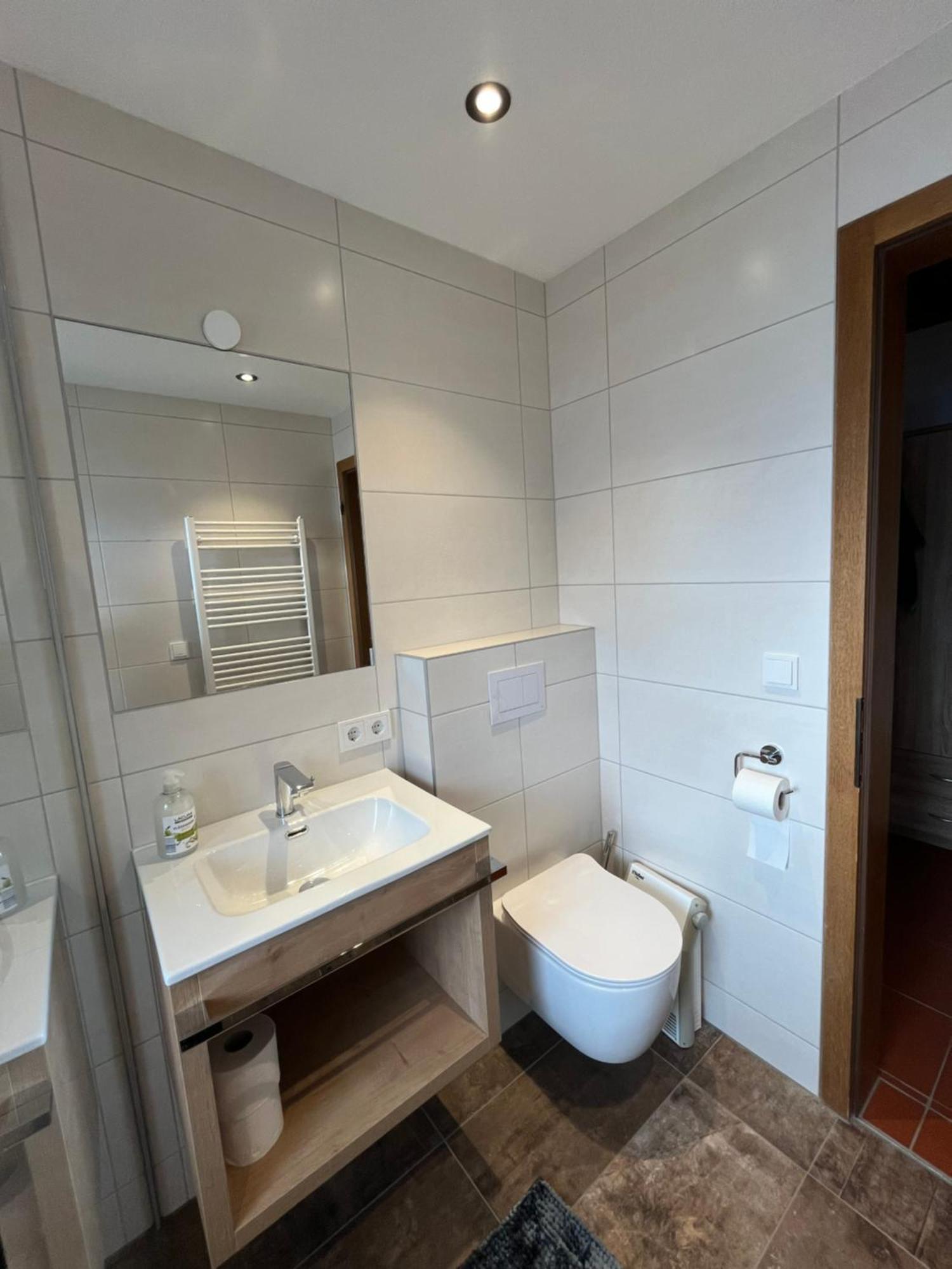 Raimund Mrak Dependance Apartment Langenfeld Bagian luar foto